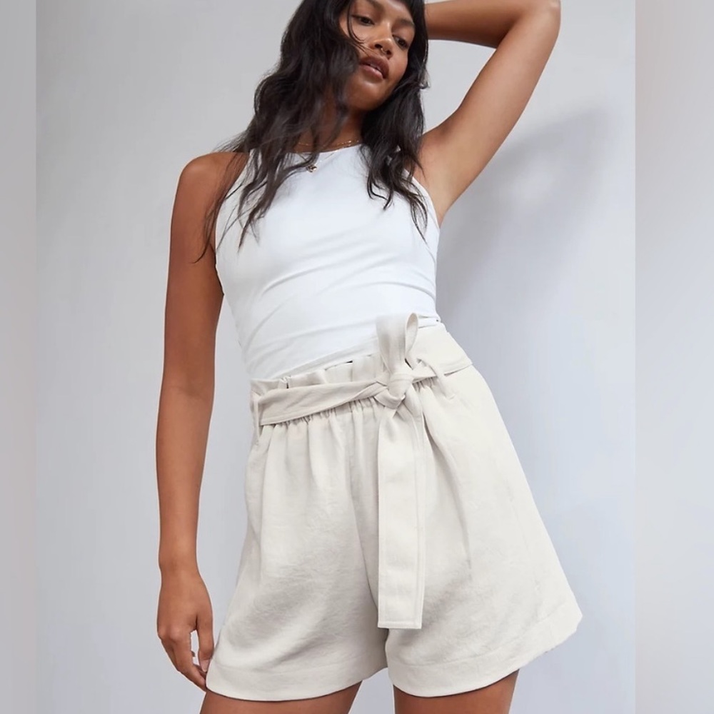 Aritzia Wilfred New Paperbag Short | Light Birch Size 0